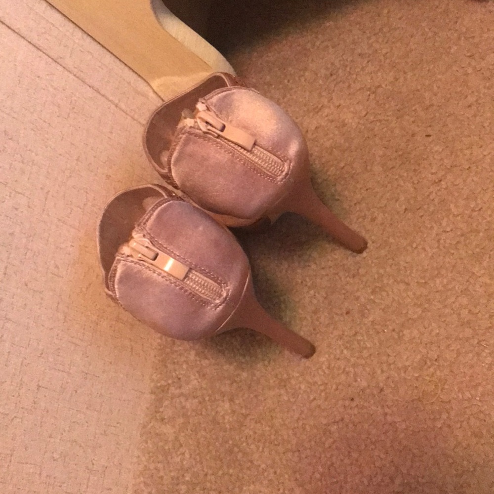 High heels - Picture 3 of 3